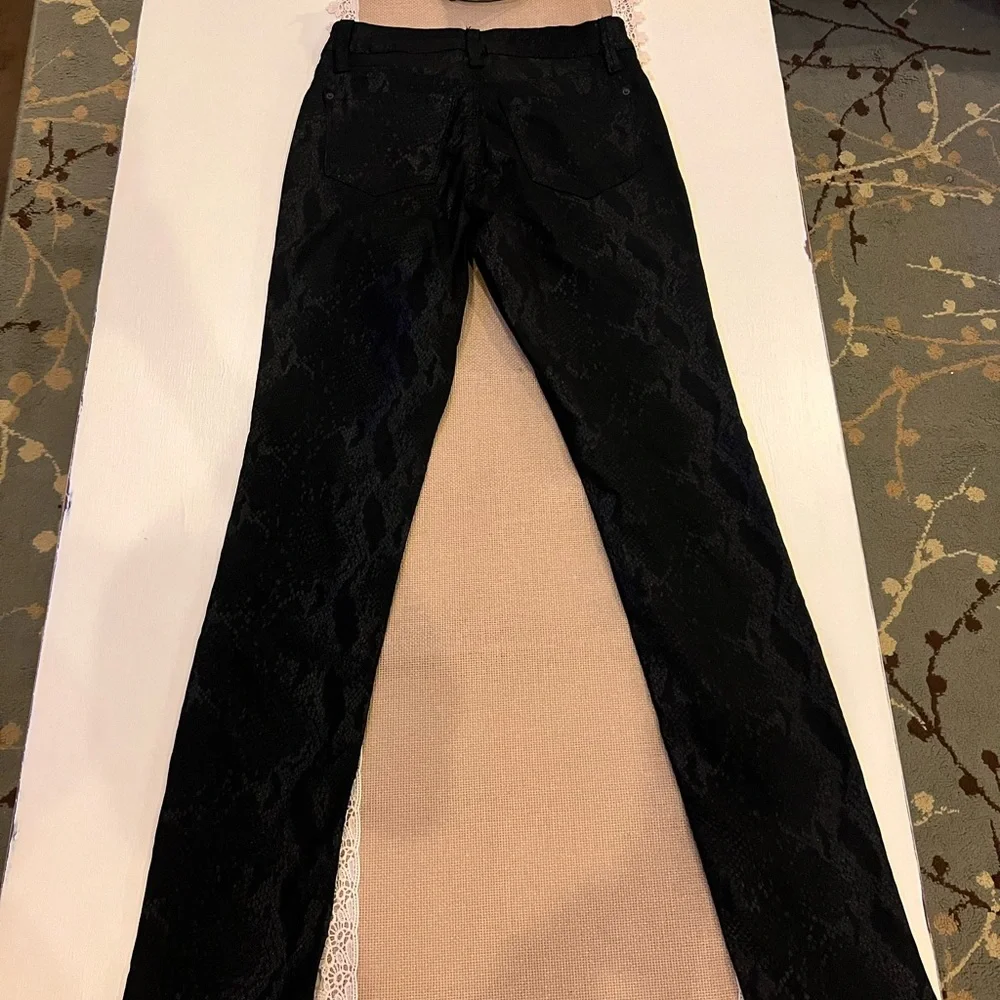 Snakeskin Print Skinny Pants - Picture 10 of 12